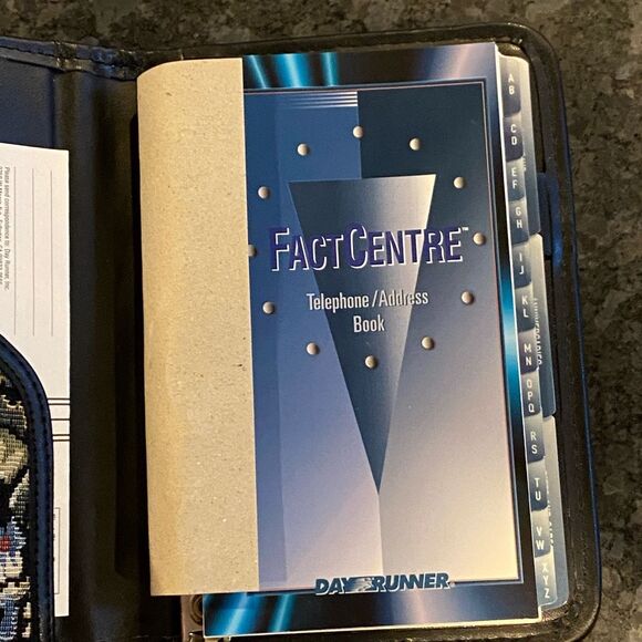 Vintage Day Runner FactCentre Family Phone Book NEW - Picture 5 of 10